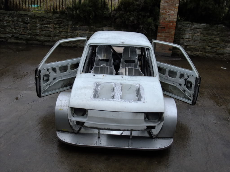 Illustration for article titled How a tiny Fiat gets transformed into a monster race car